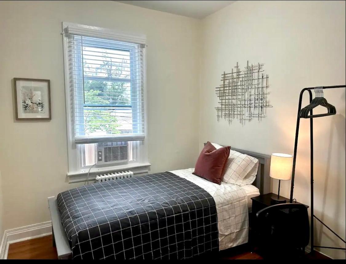 7-A Diamond In Yonkers Apartment Exterior photo